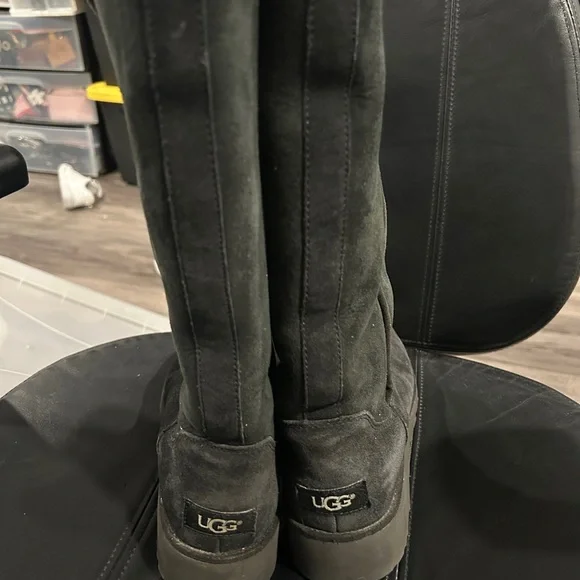UGG Black Suede Boots size 8 - Picture 4 of 8